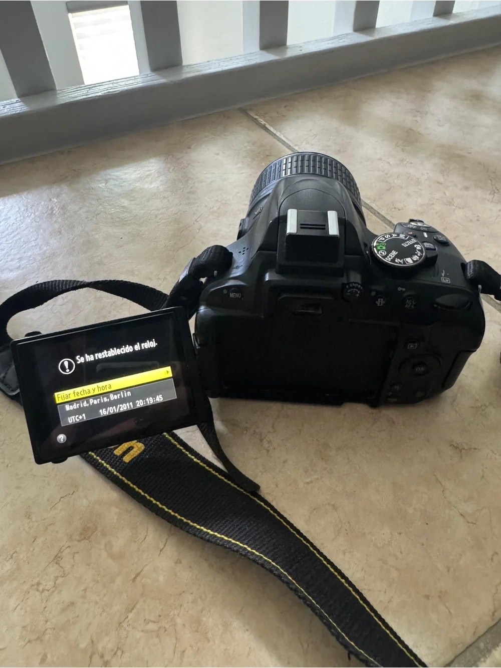 Nikon D5100 DSLR Camera in Black with 18-55mm Lens